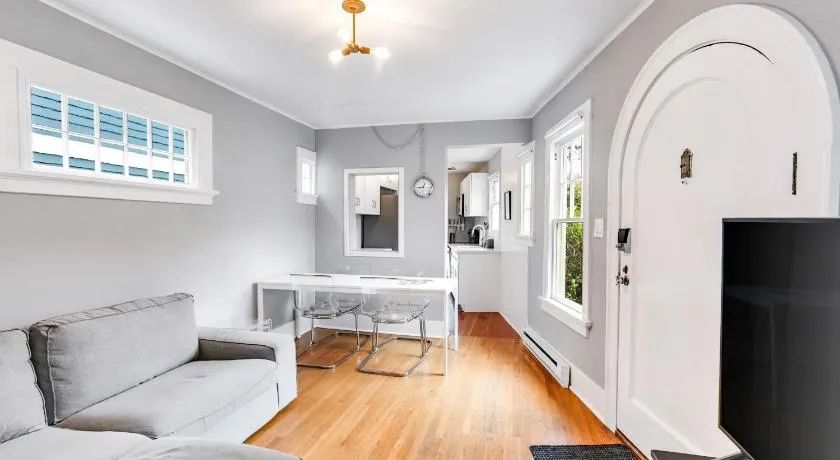 Montlake Hideaway in Spite House - Image 1