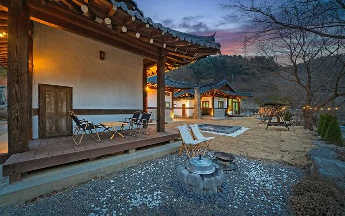 Gapyeong Saeyeon Glamping Caravan Seorak Branch - Image 1