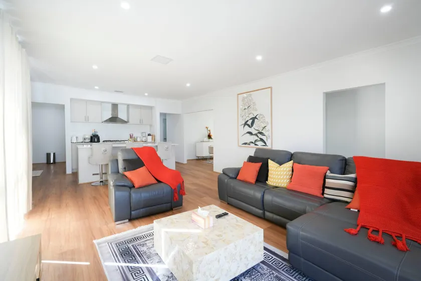 Relax in Style at Bennett Springs Modern Retreat - Image 1