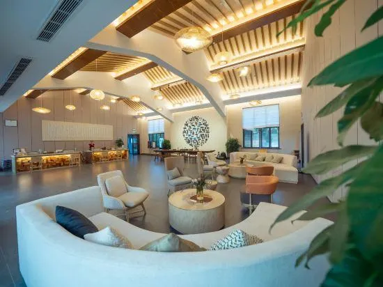 Longyou Guanghe Radisson Yi Man Longshan Sports Hotel - Image 1