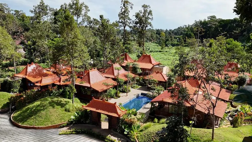 Karenina Agung Resort - Image 1