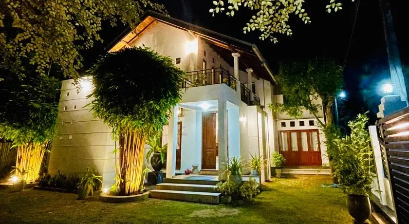 Cenreeza Airport Villa - Image 1