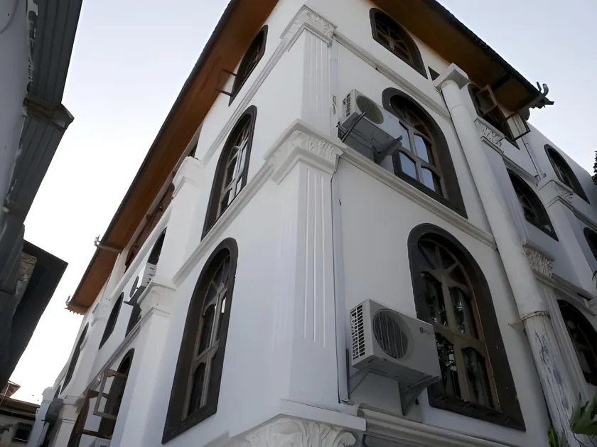 Al-Minar Hotel - Image 1