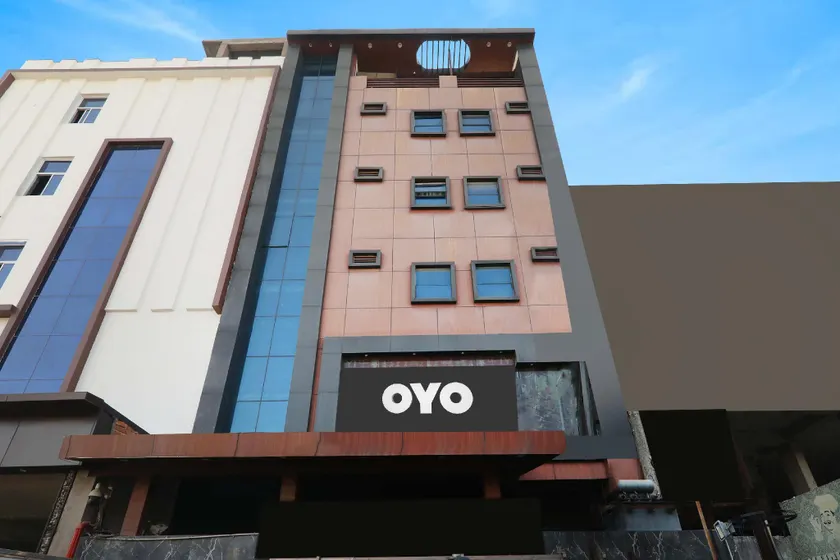 Super Townhouse Hotel Vaishnavi Inn - Image 1