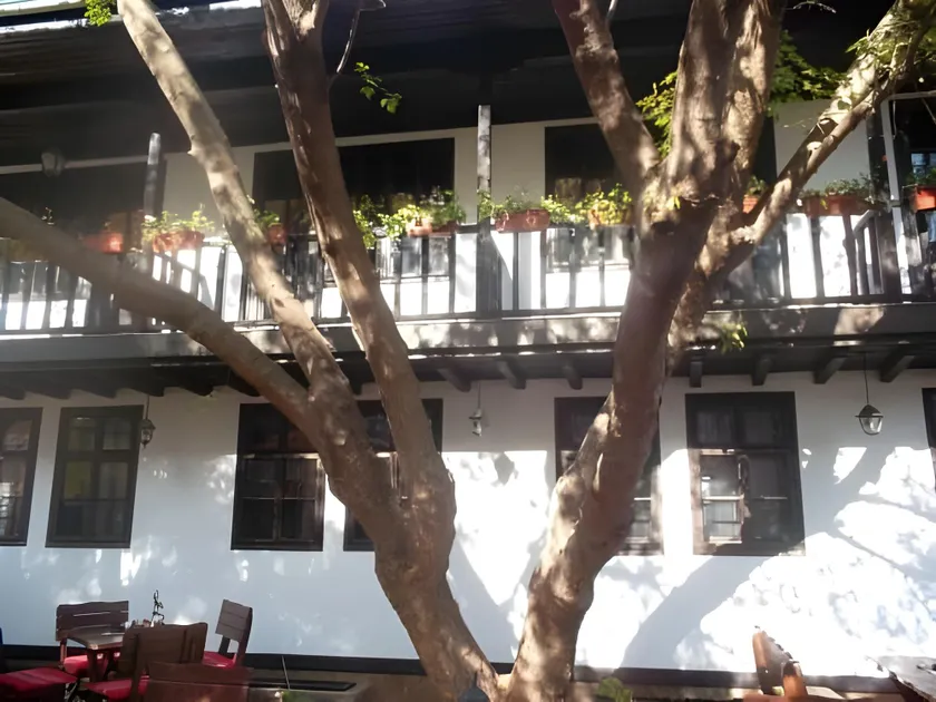 Khan Staria Dobrich Family Hotel - Image 1