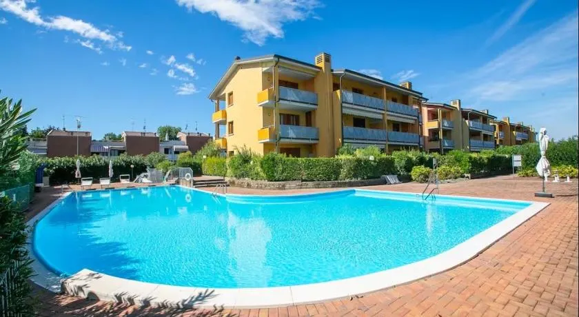 Garden Residence appartamento con terrazzo e piscina - Image 1