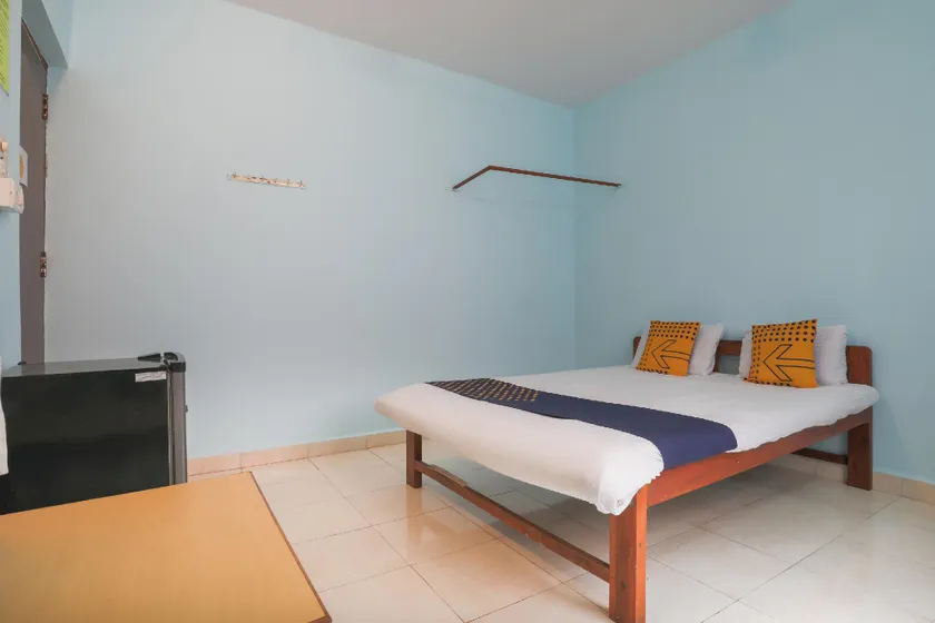 SPOT ON 61370 Piya Guest House - Image 1