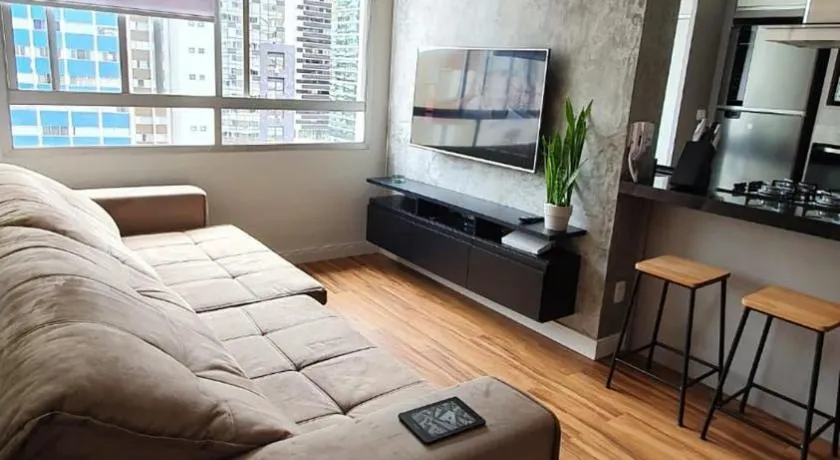 Apartamento Bem Localizado Batel - Image 1