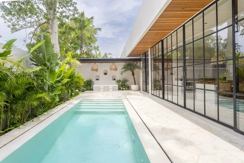 Luxurious Two-bedroom Villa - Image 1