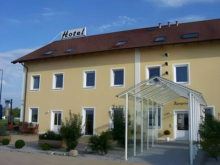 Hotel Donau-Ries & Restaurante Delphi - Image 1