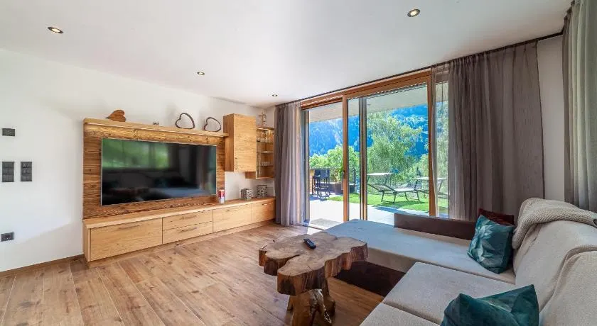 Chalet \"Residenz - Riad\" avec vue sur les montagnes et bain à remous - Image 1