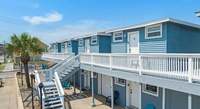 Studio condo near downtown and cruise terminal, across from the Seawall - Image 1