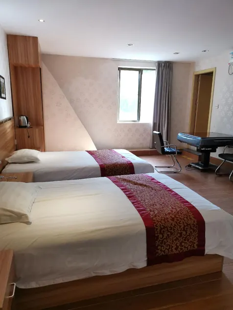 Fengyuanju Business Hotel - Image 1