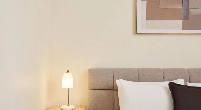 Heart of CBD - Darling Harbour - Chinatown - 3BR & Parking - Image 1
