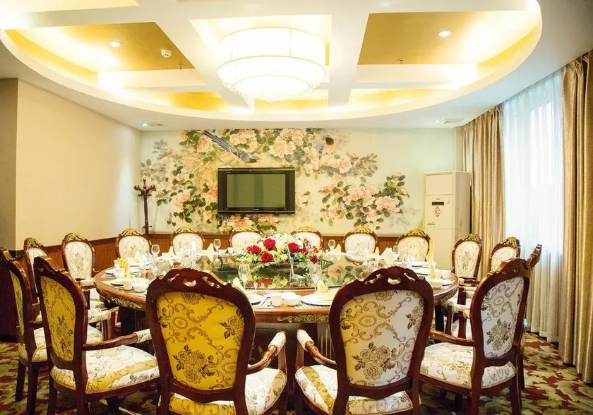 Fenghao Hotel - Image 1