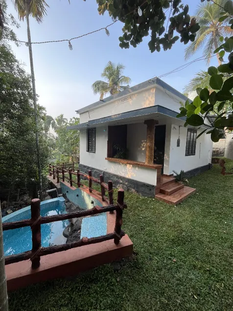 Dragster Pool Villa - Image 1