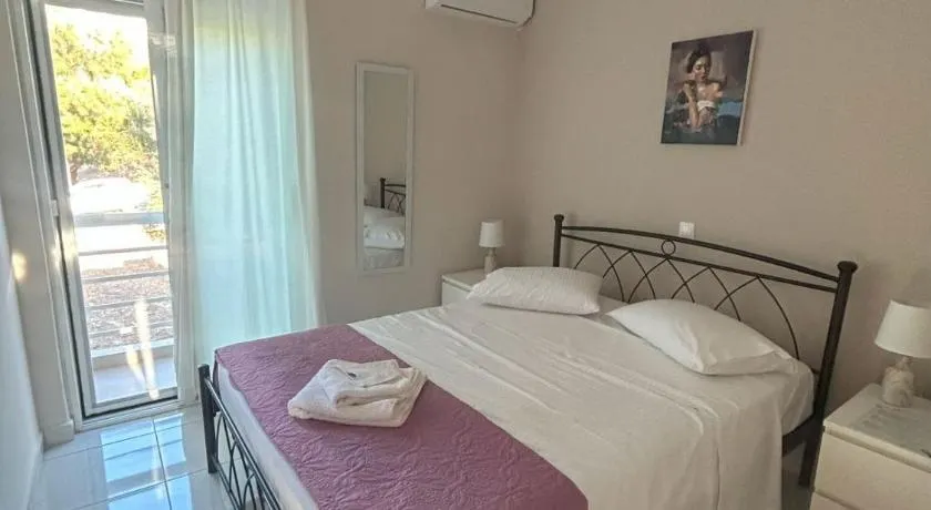 Rita's Appartements and Studios - Image 1