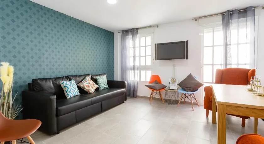 PASACALLES Home by Cadiz4Rentals - Image 1