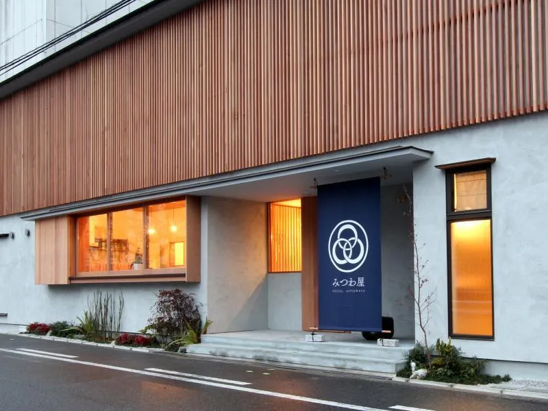 Hostel Mitsuwaya Osaka - Image 1