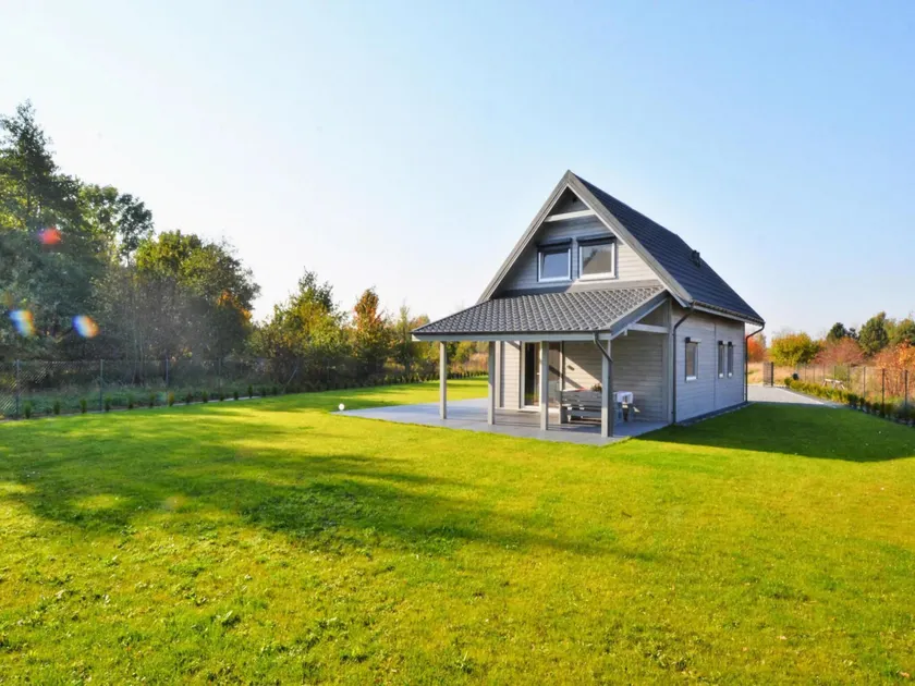 Hus i Osieki nær Jamno-sø & Łazy Strand - Image 1