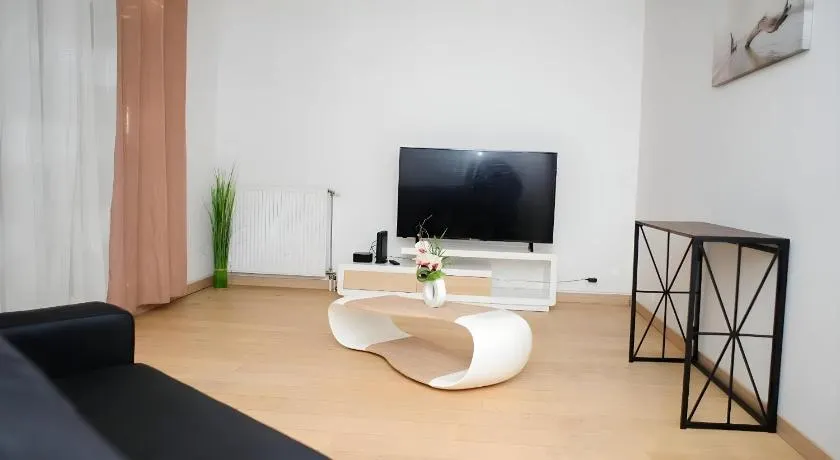 Close to Paris-Disney I Netflix I Secure Parking - Image 1