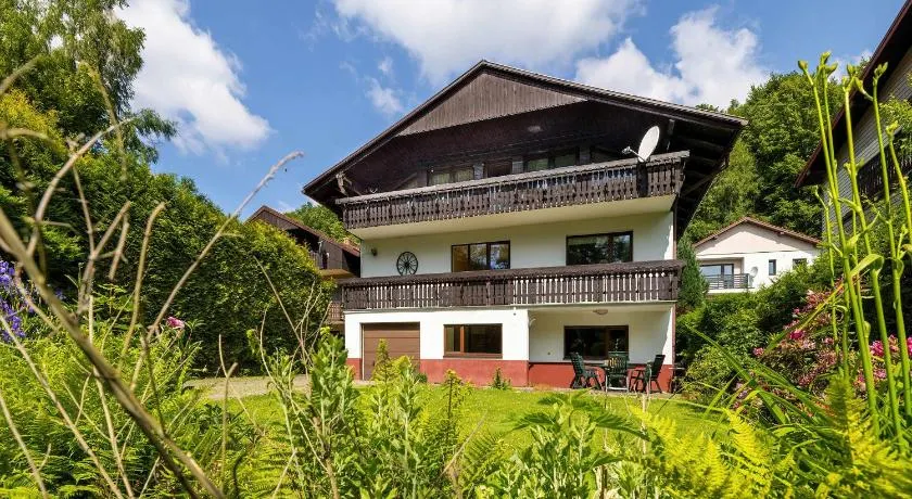 Przytulne Apartamenty w Klimatycznym Domu nad Białką w Otoczeniu Górskich Krajobrazów by Noclegi Renters - Image 1