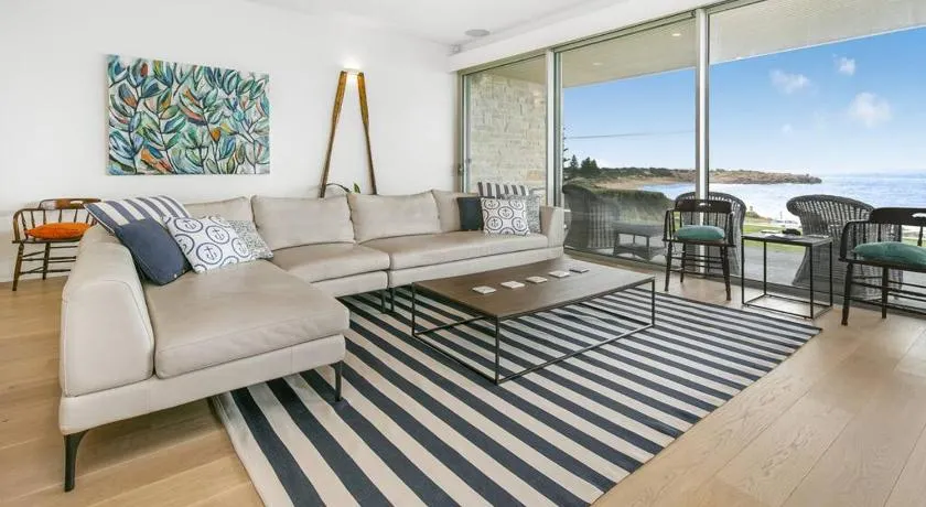Strangeways Stays -Slps 10 4 Bdrm Oceanview - Image 1