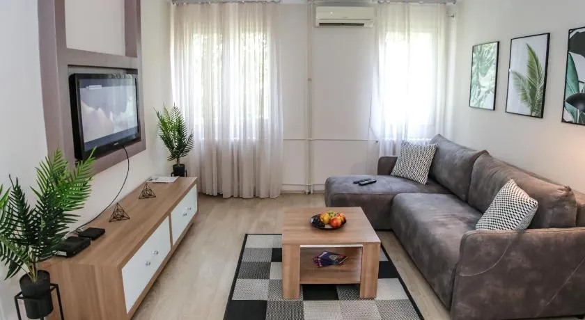 DELTA CITY New Belgrade Apartment free public parking - Image 1