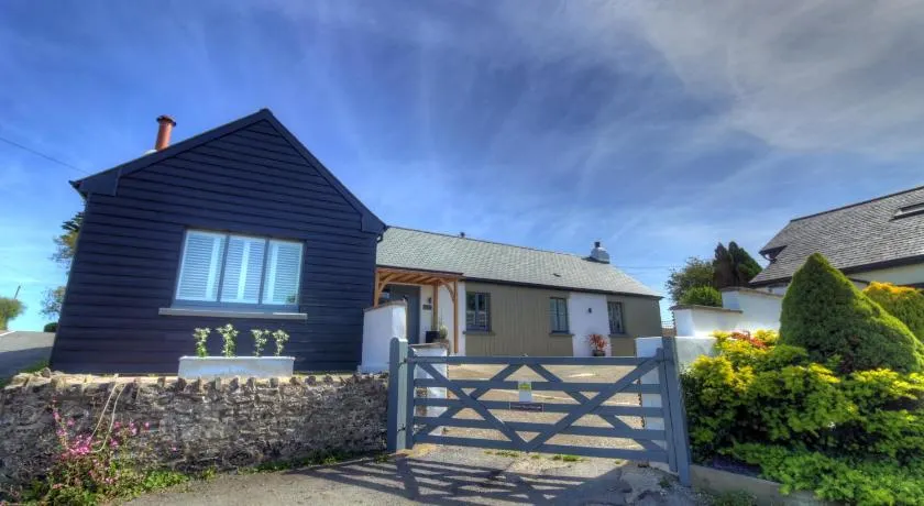Moorview House - Image 1