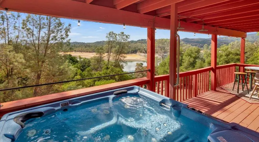Naci Lakeview Retreat by Avantstay Game Room + Bar + Lake Views Gated Marina, Ramps + Pool - Image 1