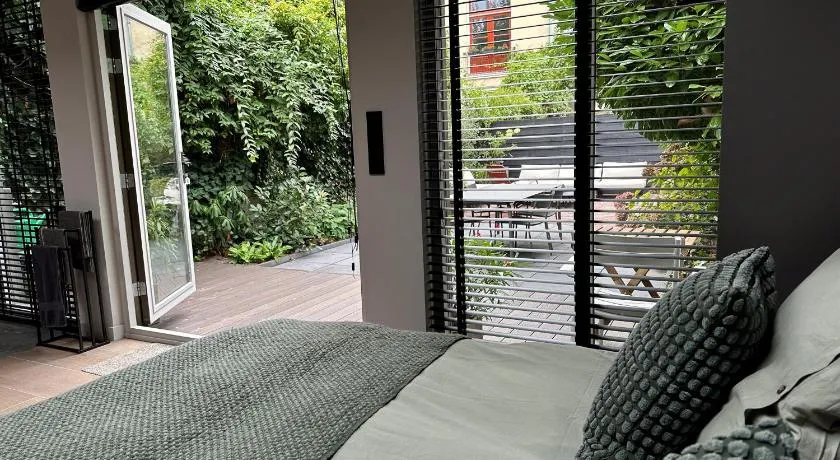 City Oasis with private parking - Image 1