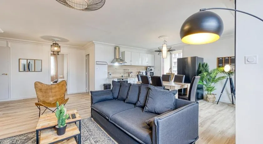 Magnificent apartment, 4 bedrooms, fiber wifi - Image 1