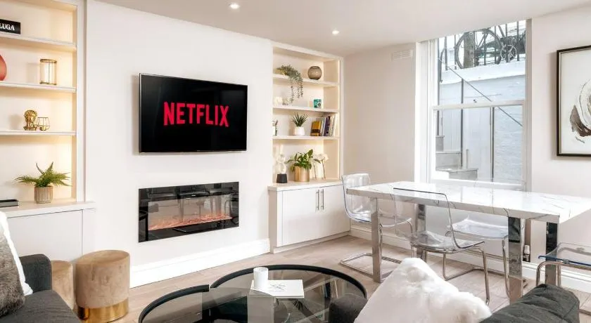 Niru Experience Jewel of Ifield Road 2BD 2BA - Image 1