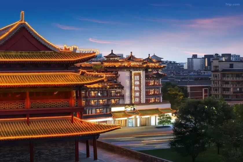 Elegant Hotel Yongning Gate of Xi'an Bell Tower - Image 1