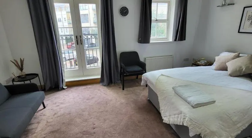 rooms close to central london 2 - Image 1