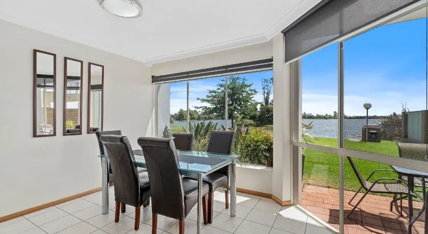 Yarrawonga Lakeside Apartment 49 - Image 1
