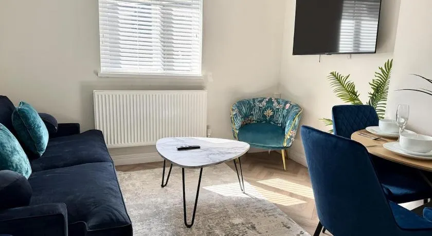 Beautiful City Centre Apartment 2BR - Image 1