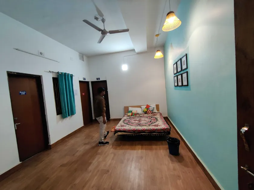 Hotel O by OYO Housefull Residency - Image 1