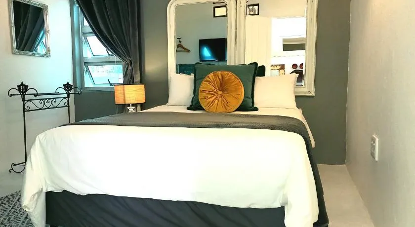 Villa Roc Guesthouse - Pet Friendly - Image 1