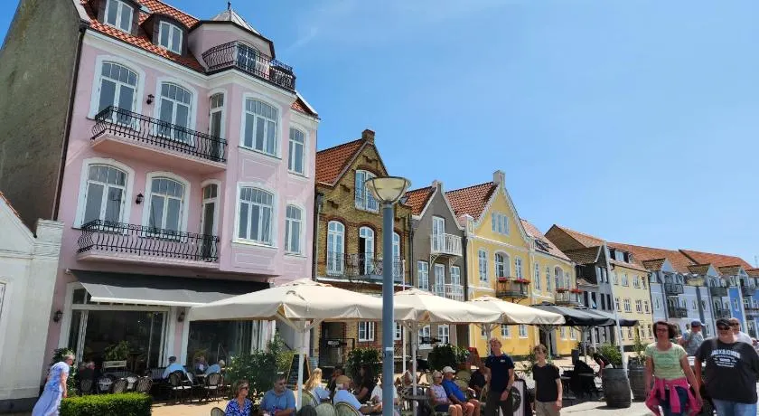 Harbour Walk - Image 1