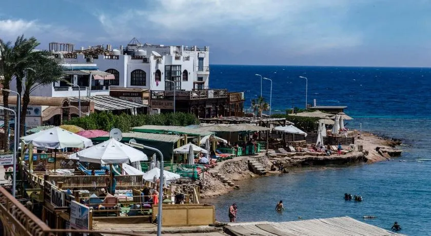 New Yalla Hotel - Image 1