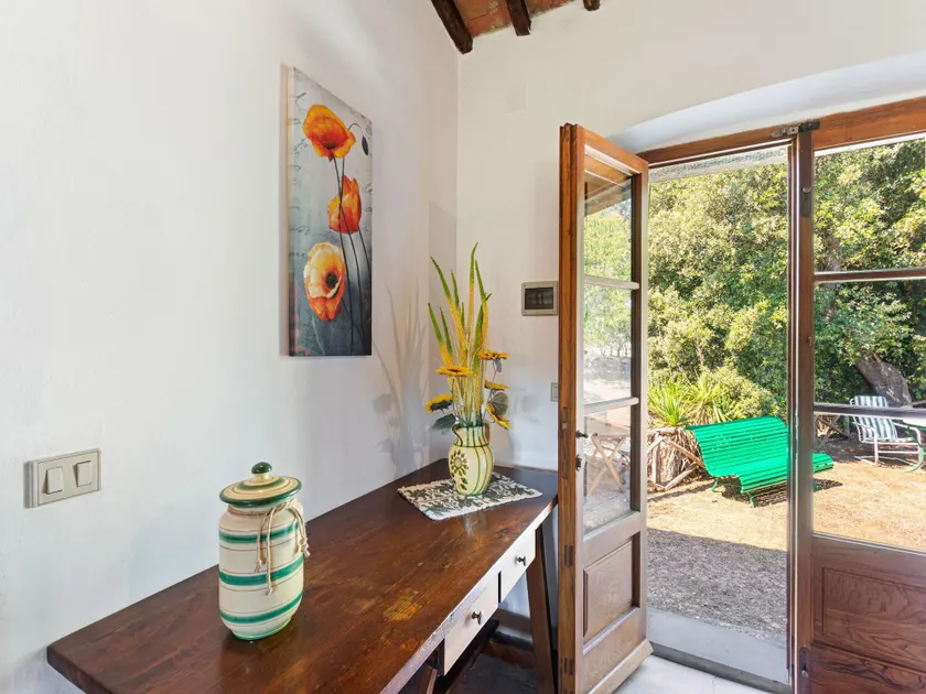 Elegant 2-Bedroom Holiday Home in Tuscan. - Image 1