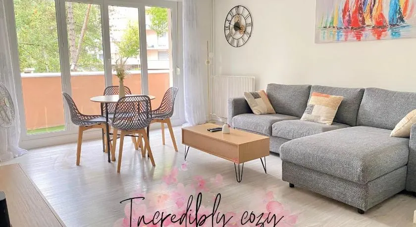 Le cocon urbain - Modern 4BR Apartment with Free Parking, High-Speed Wifi, Quick Access to A6 & N7 - Image 1