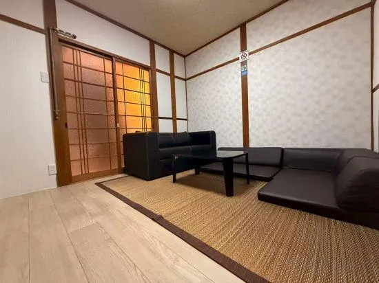 For 1-6 people  Station(13 min) Manga - Image 1
