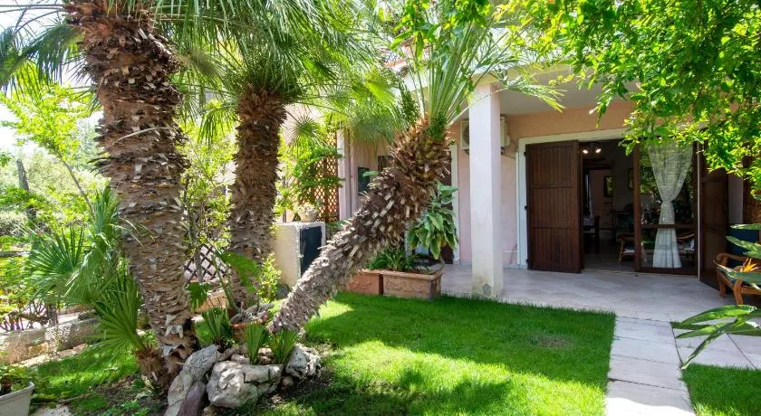 Rosa Holiday Home - Image 1