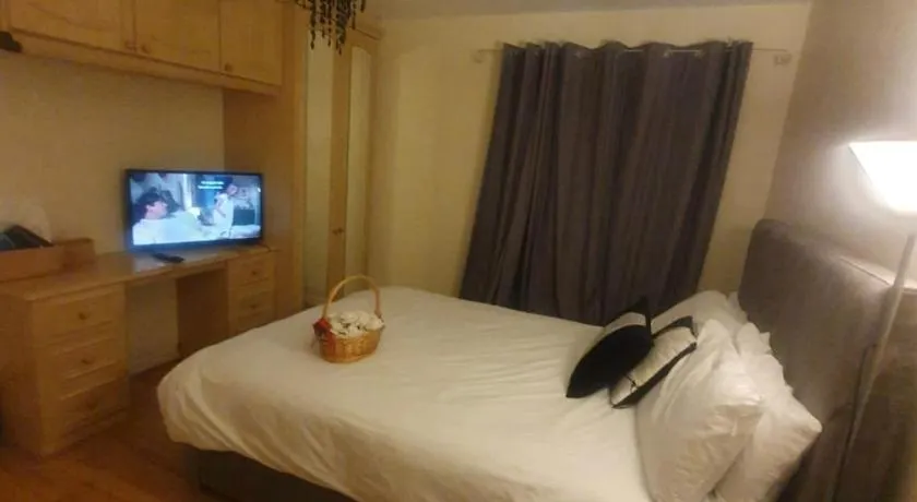 Double size and Single room in Barking - Image 1