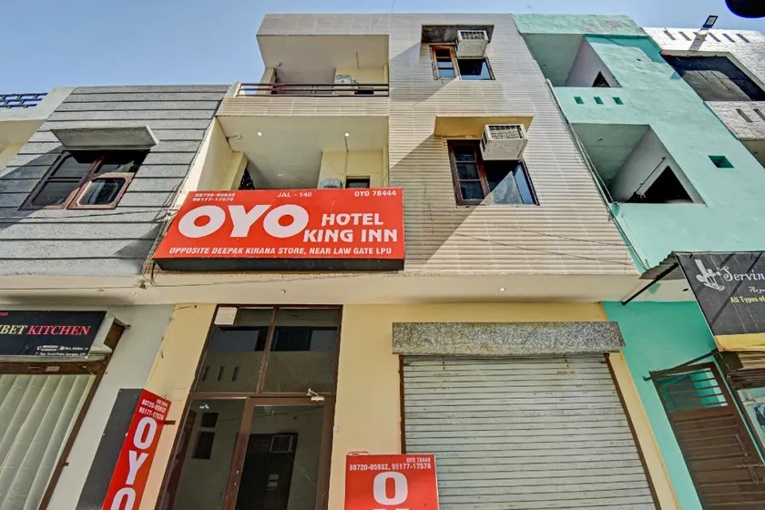 OYO 78444 Hotel King Inn - Image 1