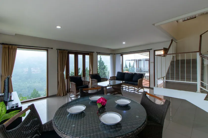 Family Only Large Backyard Villa - De Reiz Kencana Syariah 4BR - Image 1