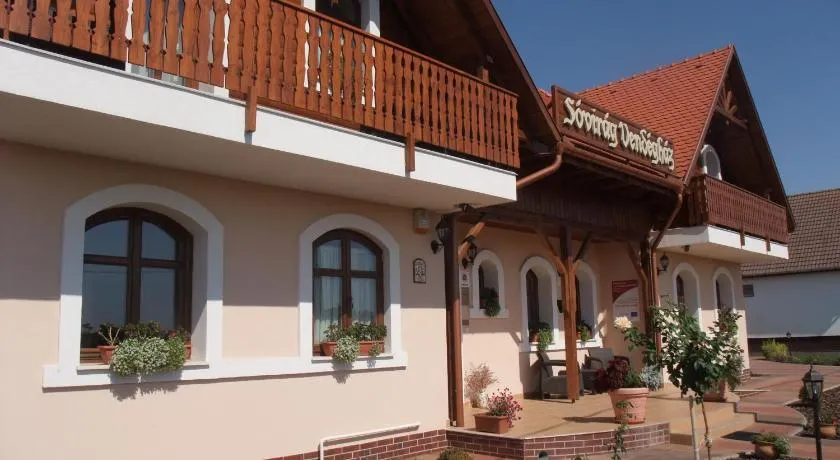 Sóvirág Vendégház - Image 1