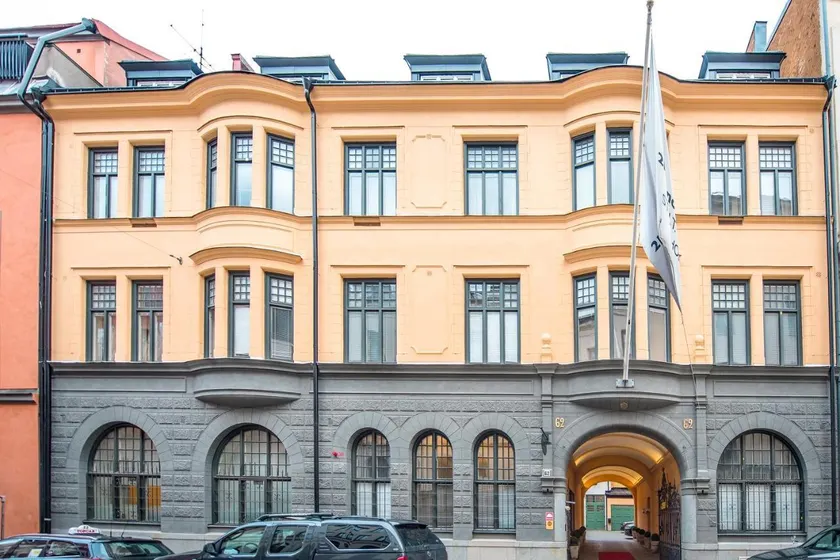 Unique Hotel - Image 1